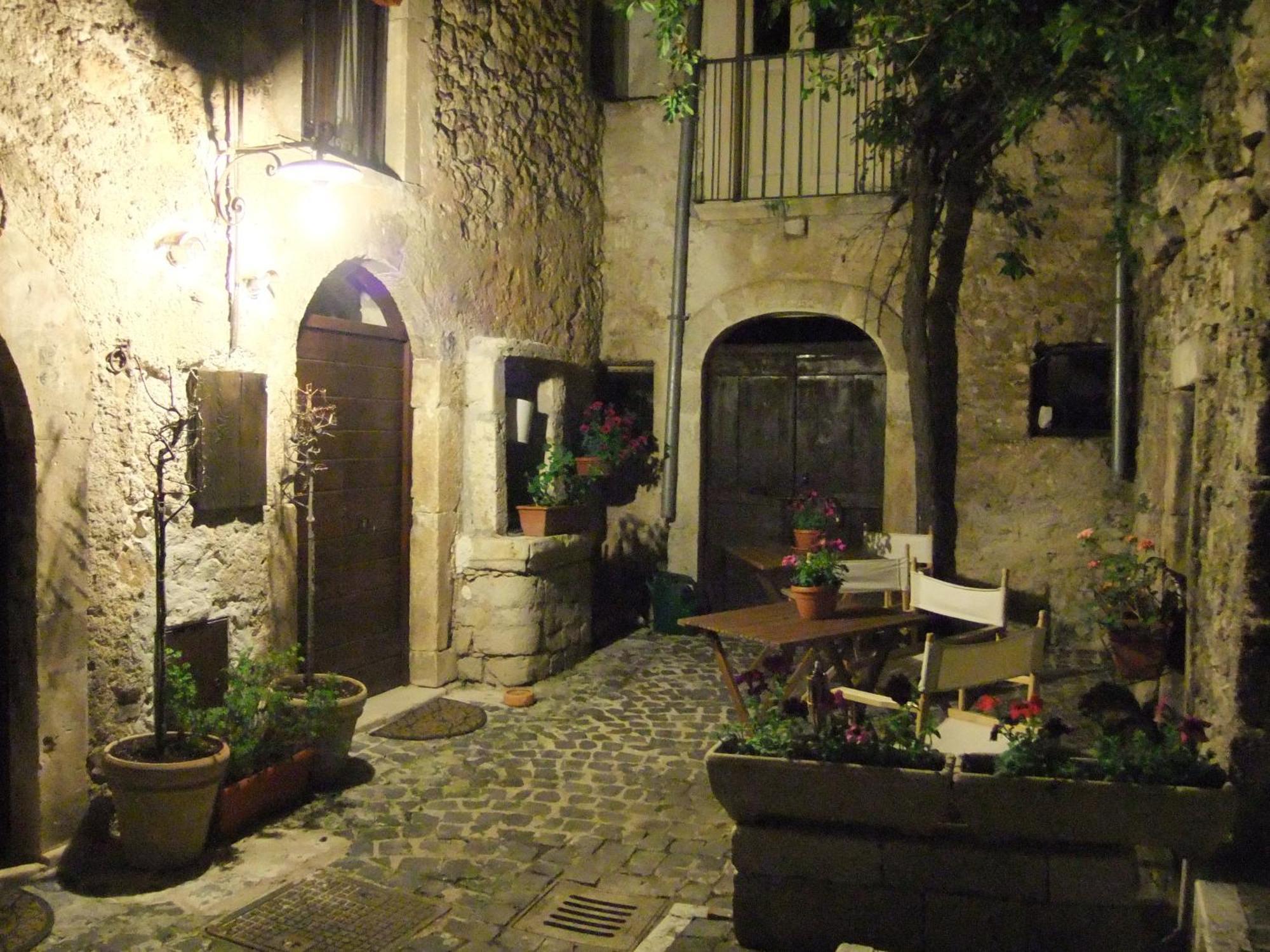 Residenza La Torre Lejlighedshotel Santo Stefano Di Sessanio Eksteriør billede