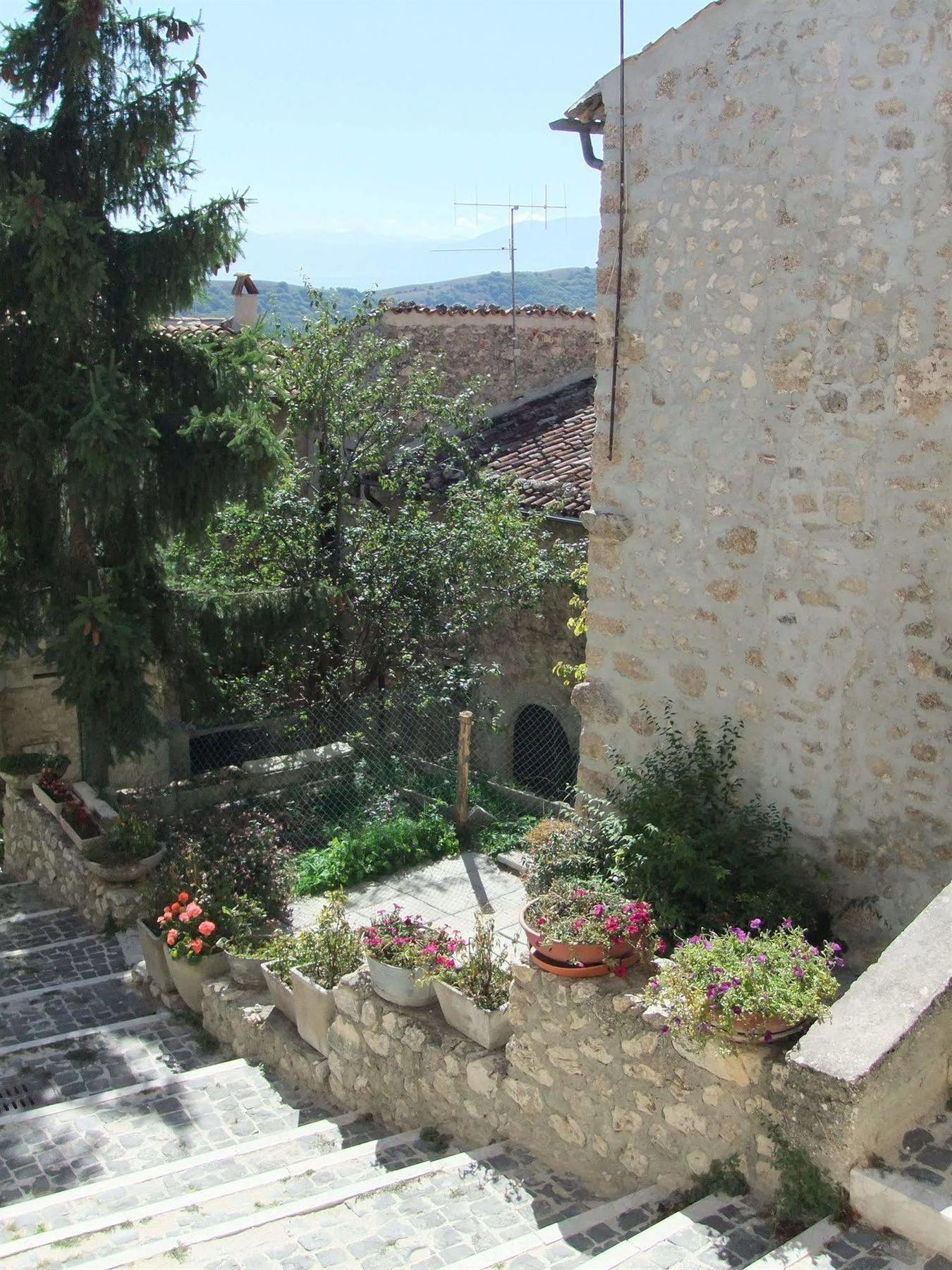 Residenza La Torre Lejlighedshotel Santo Stefano Di Sessanio Eksteriør billede