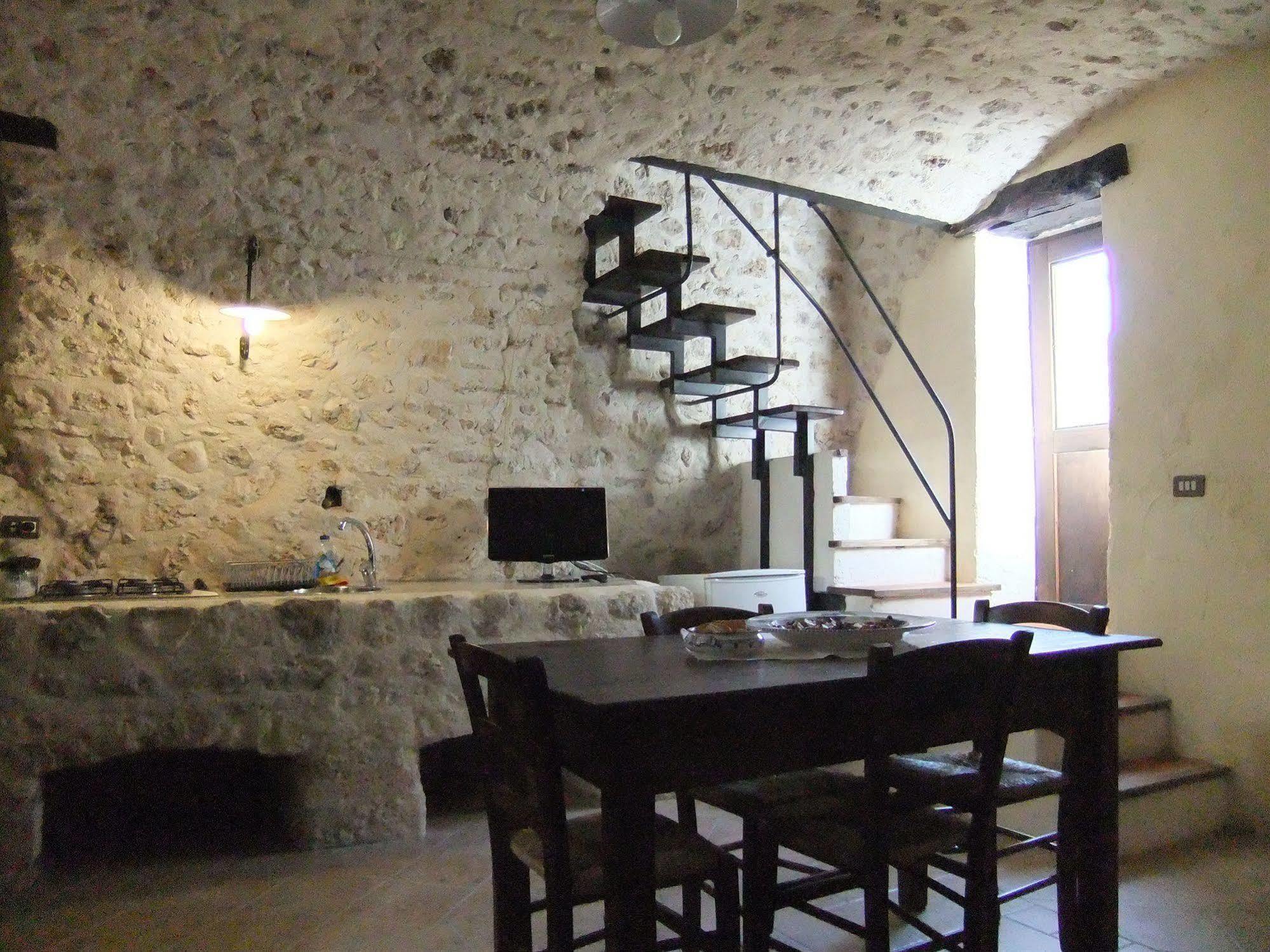 Residenza La Torre Lejlighedshotel Santo Stefano Di Sessanio Eksteriør billede