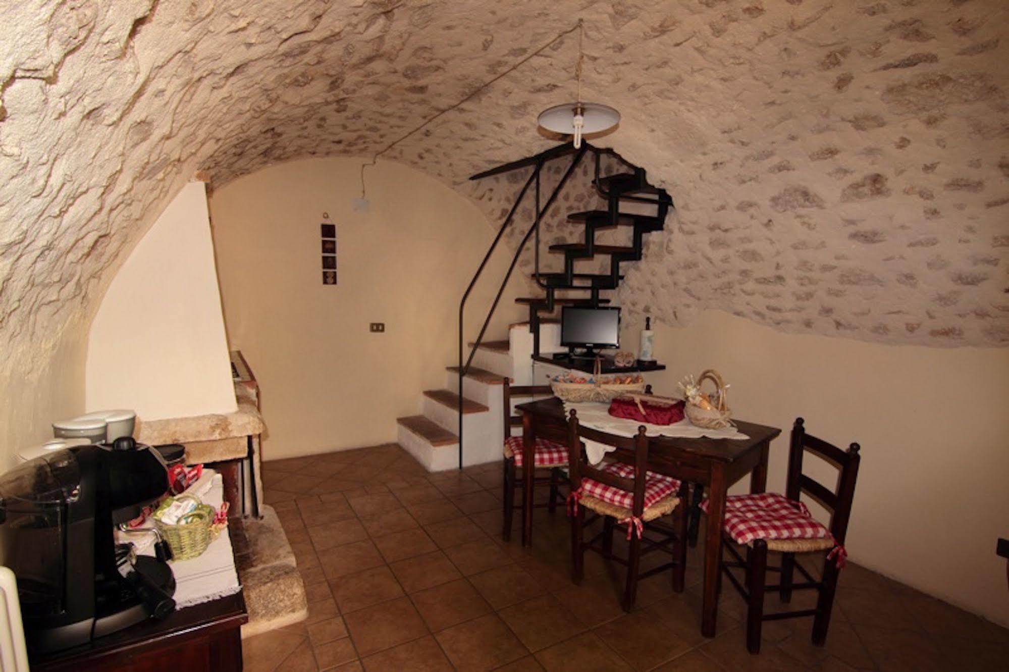 Residenza La Torre Lejlighedshotel Santo Stefano Di Sessanio Eksteriør billede