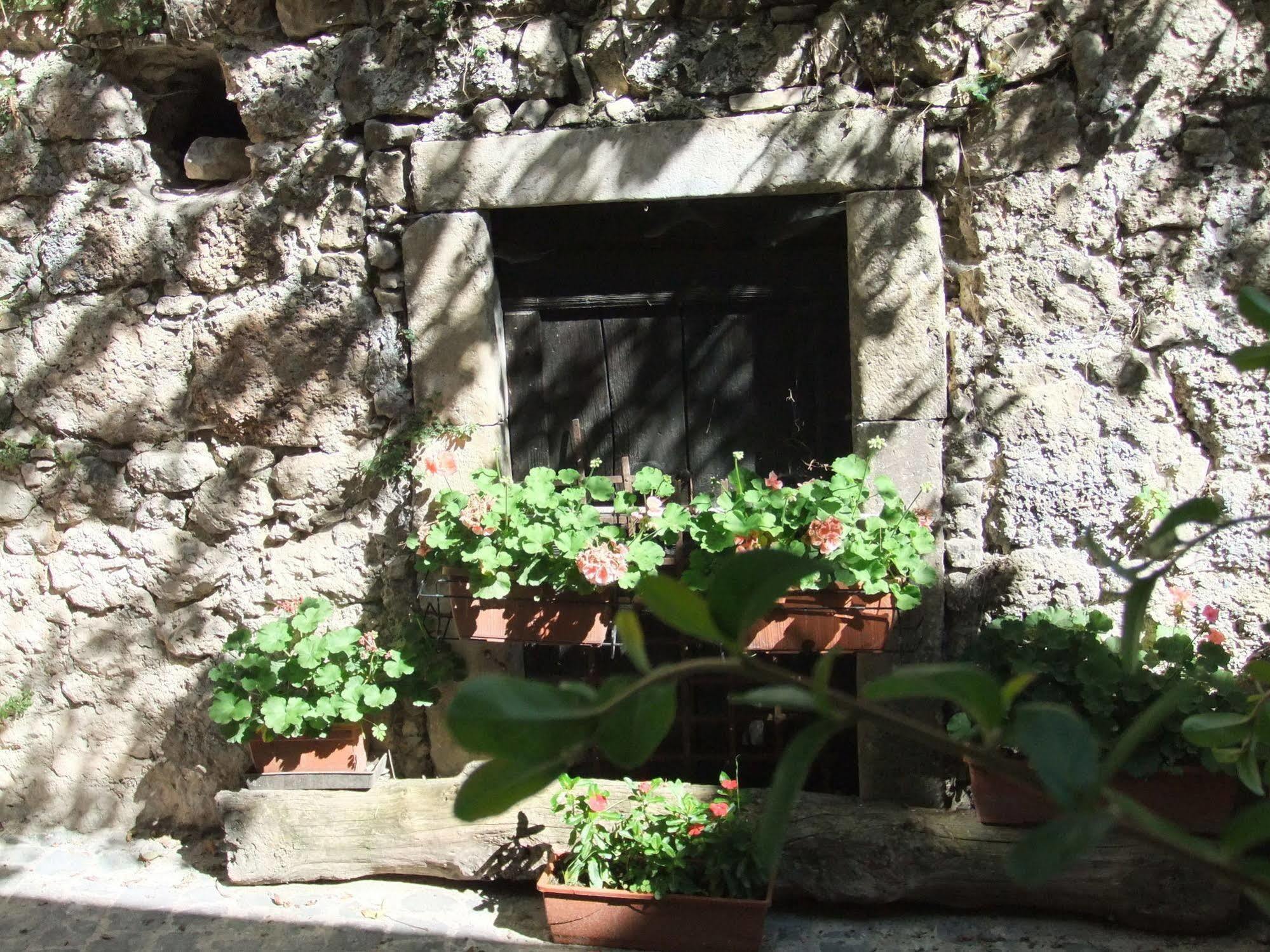 Residenza La Torre Lejlighedshotel Santo Stefano Di Sessanio Eksteriør billede